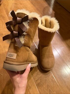 UGG Chestnut Bailey Bow Sheepskin Boots 6